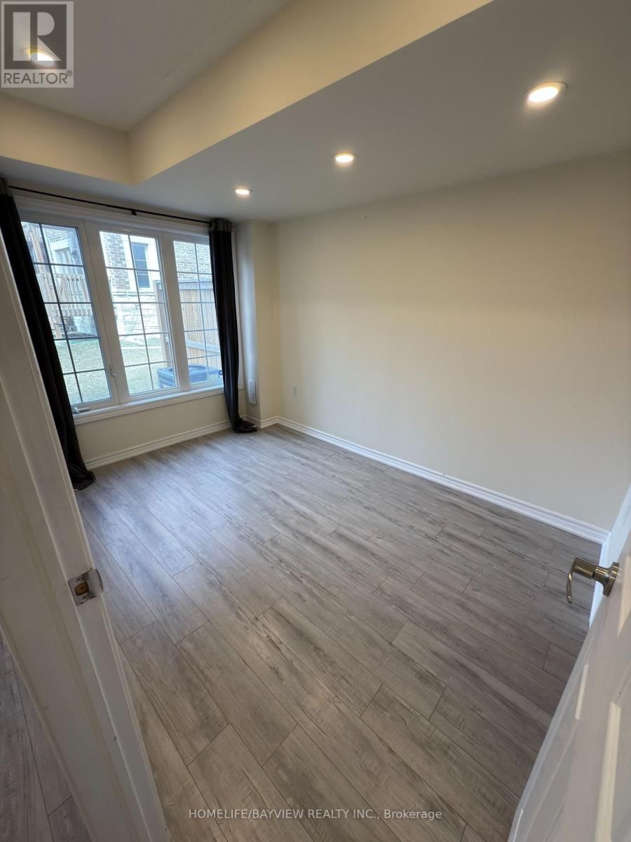 174 FAROOQ BOULEVARD Image 24