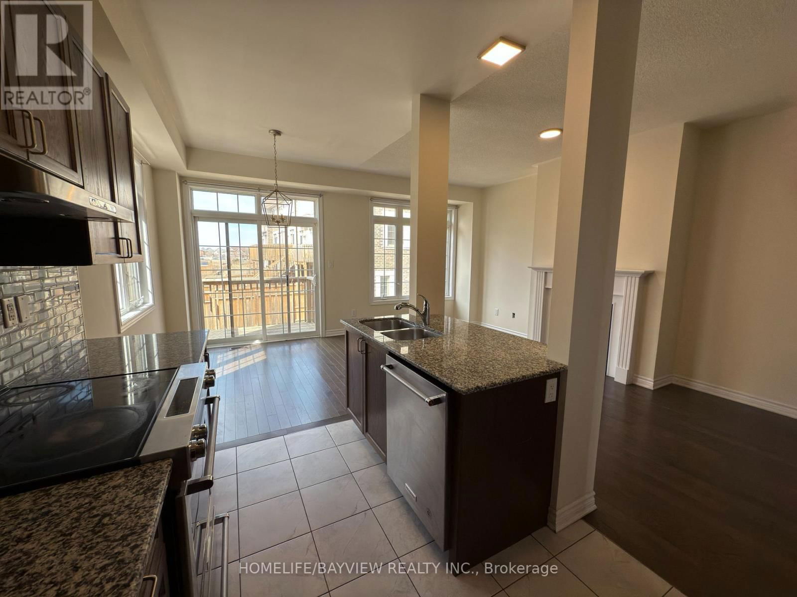 174 FAROOQ BOULEVARD Image 9