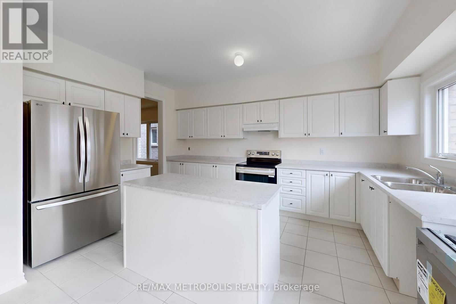 167 HAWKINS STREET Image 12