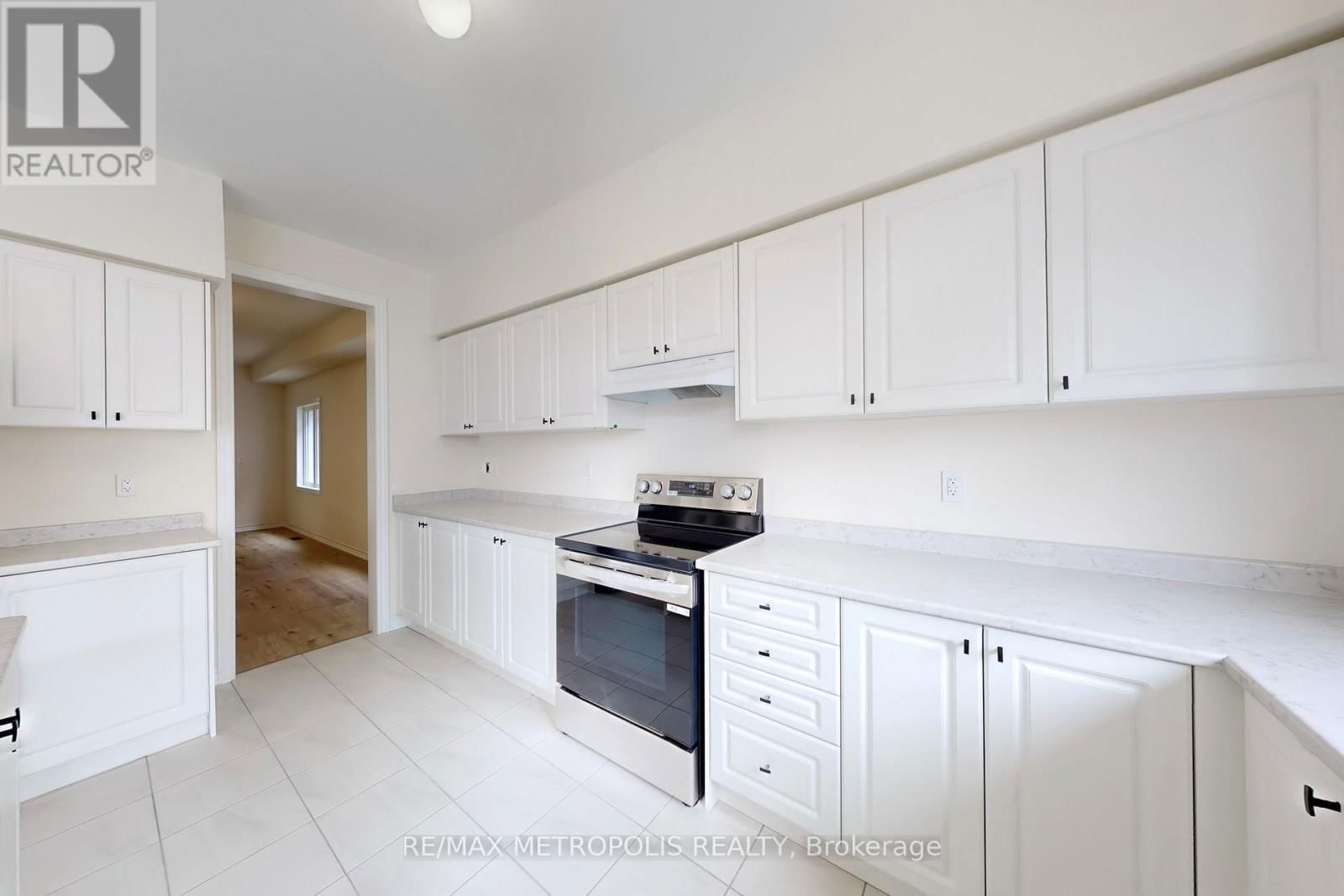 167 HAWKINS STREET Image 13