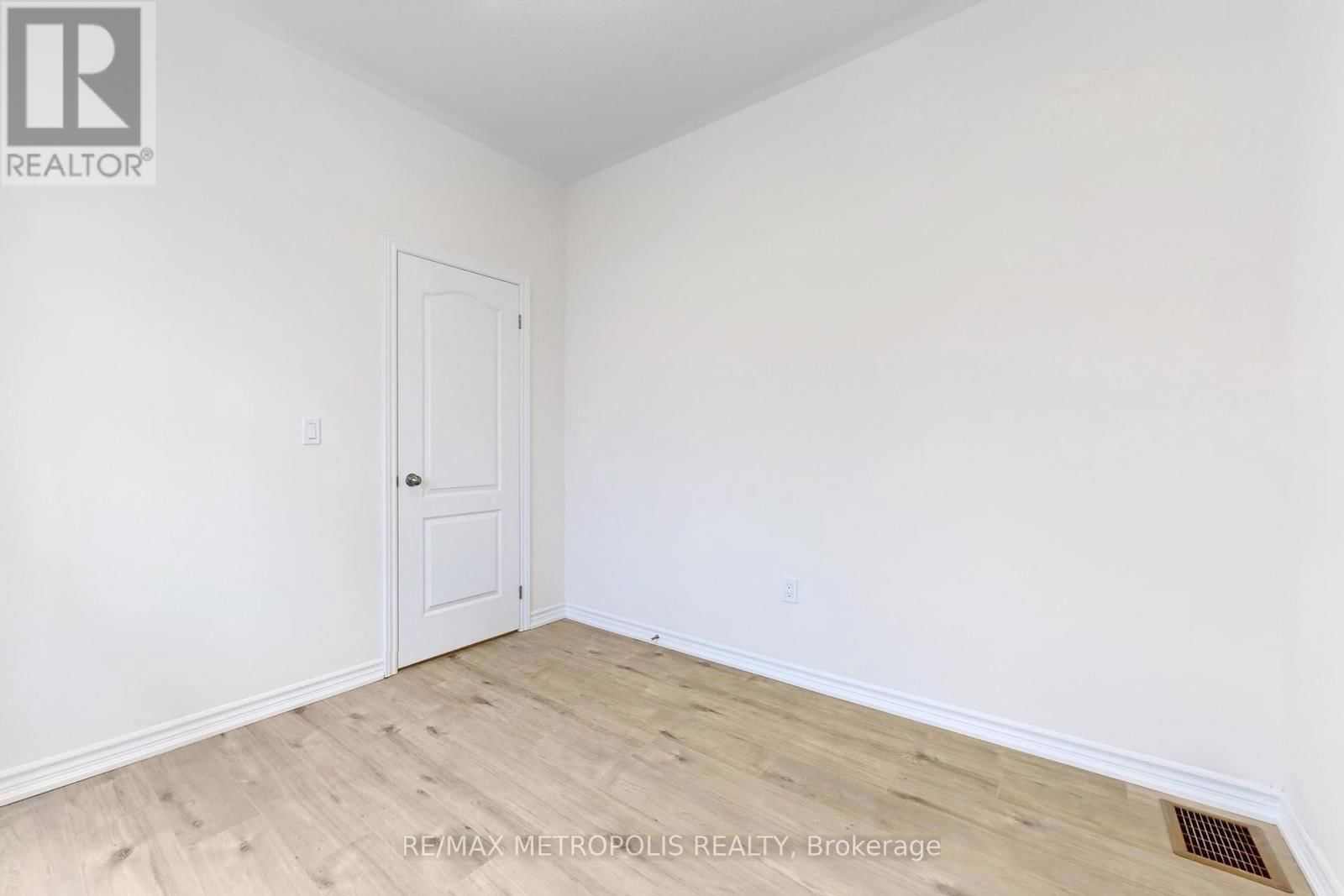 167 HAWKINS STREET Image 17