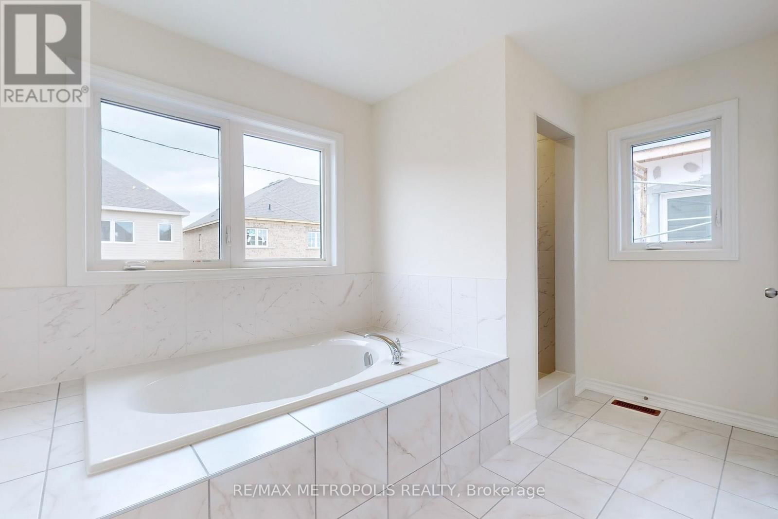 167 HAWKINS STREET Image 28