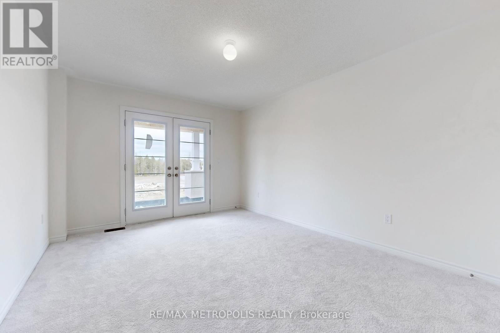 167 HAWKINS STREET Image 32
