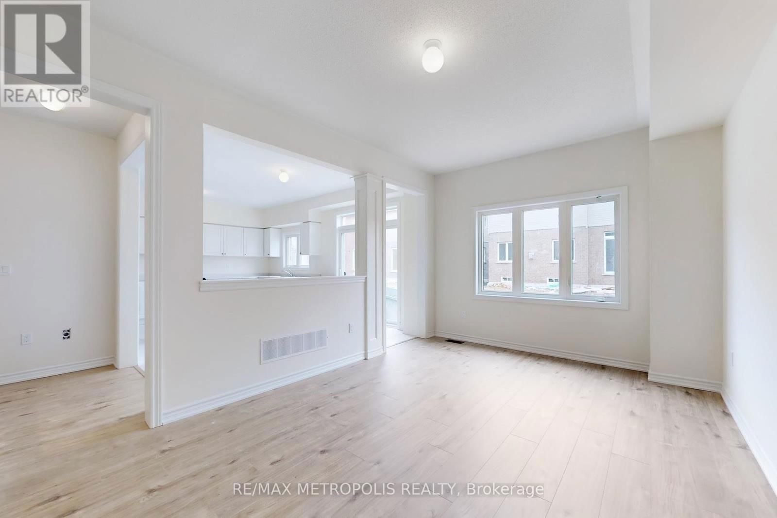 167 HAWKINS STREET Image 8