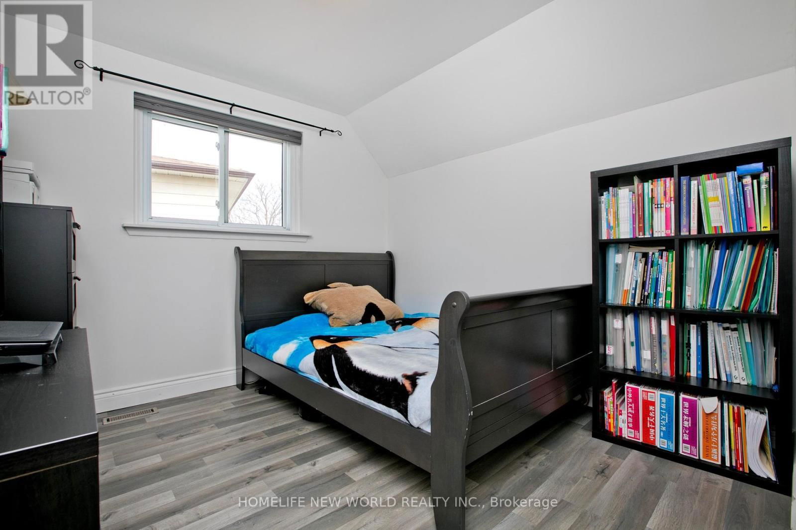737 PAM CRESCENT Image 22