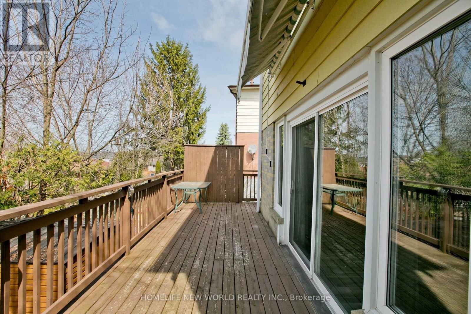 737 PAM CRESCENT Image 25