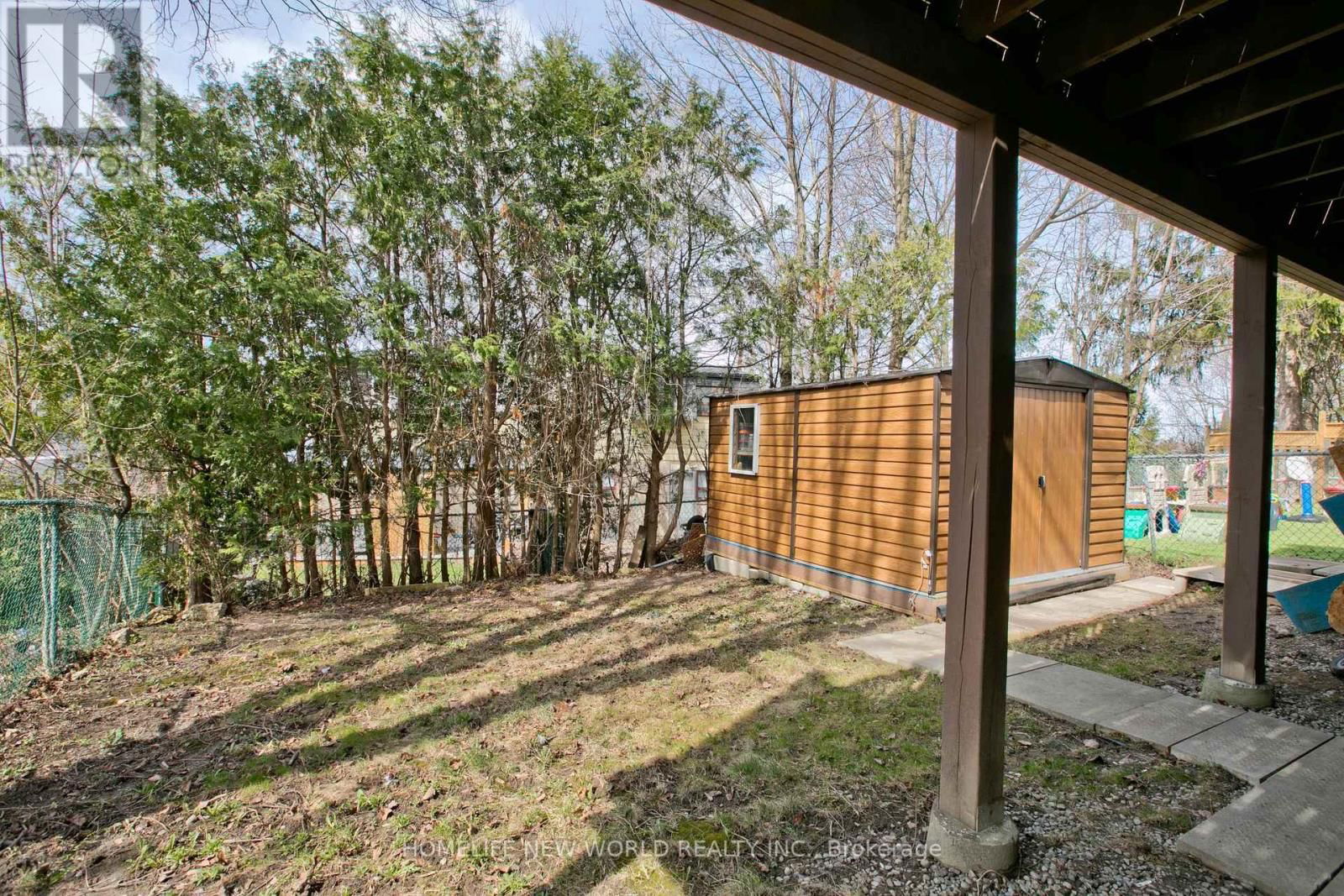 737 PAM CRESCENT Image 30
