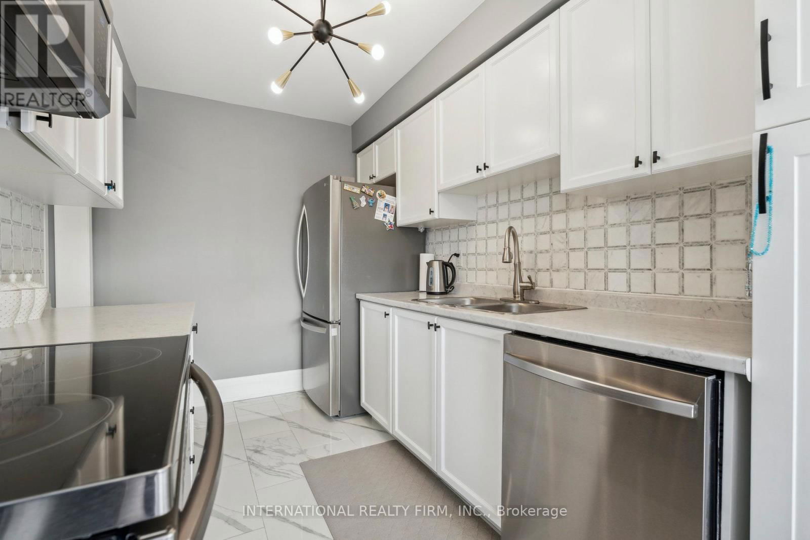 1415 BENSON STREET Image 19