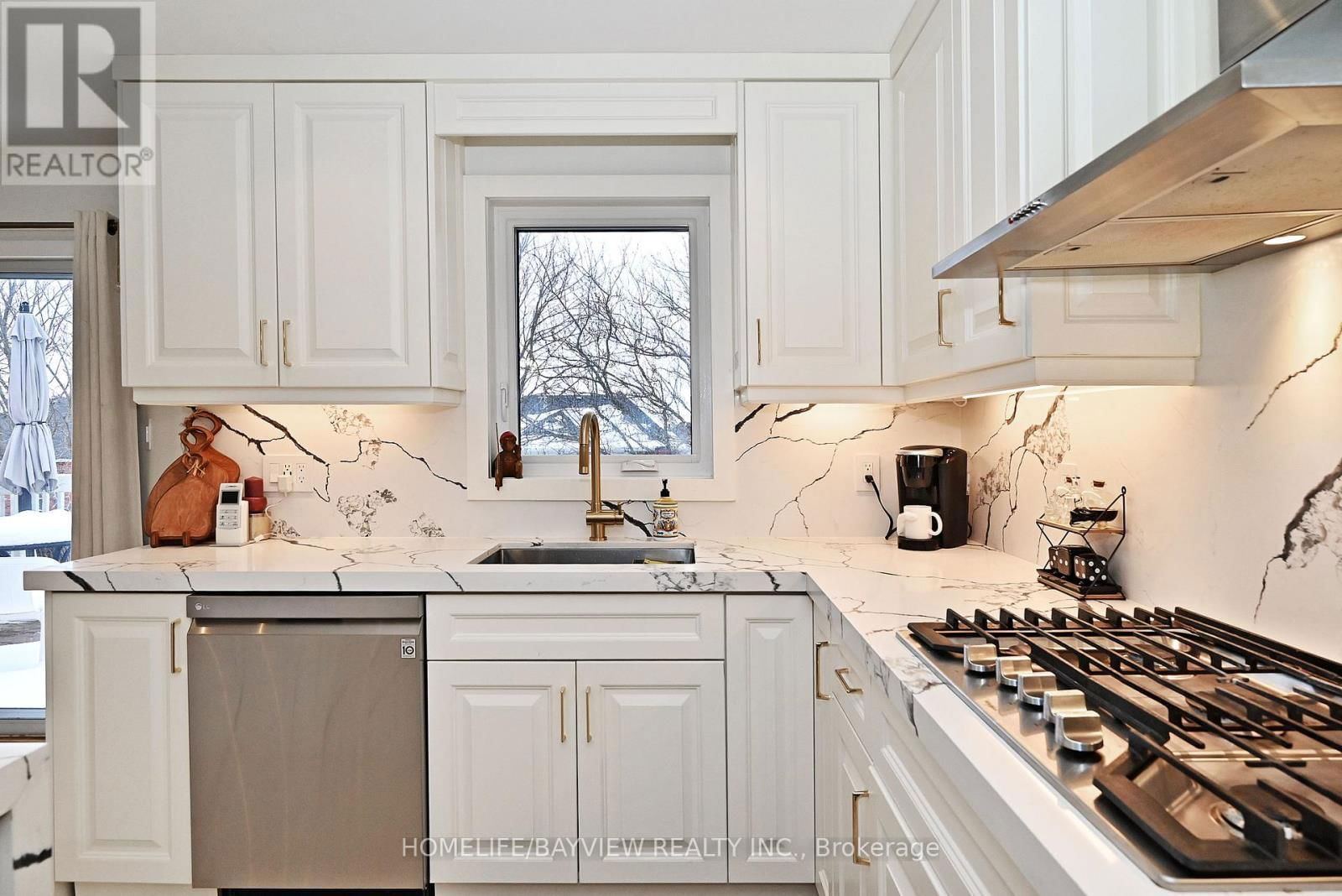 26 SANDFIELD DRIVE Image 12