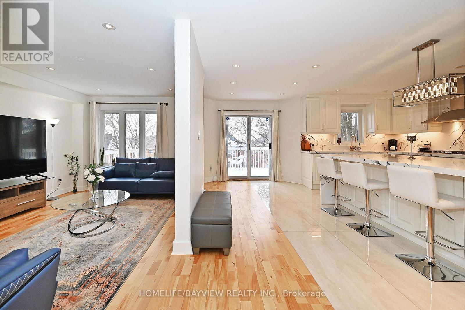 26 SANDFIELD DRIVE Image 13