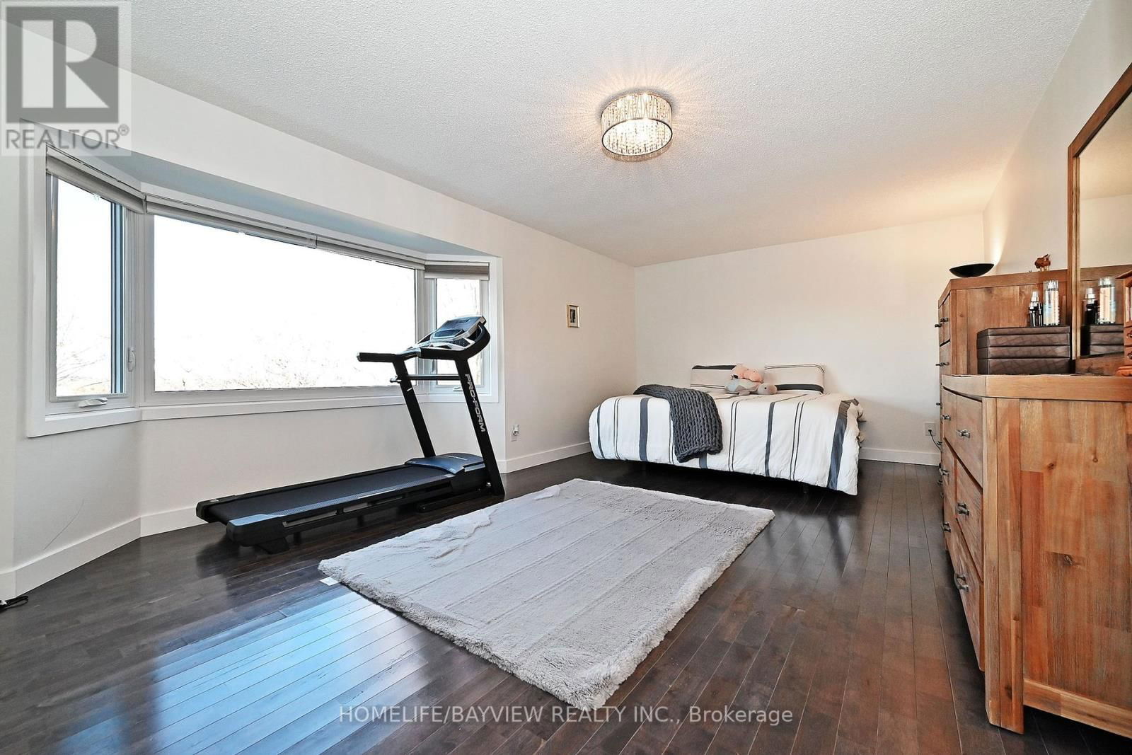 26 SANDFIELD DRIVE Image 20