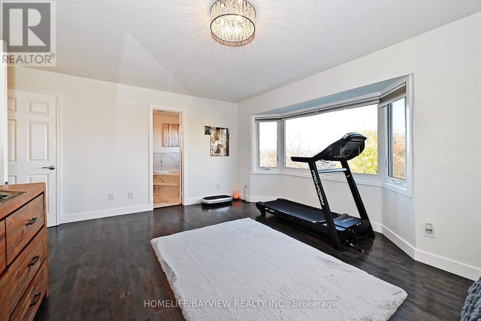 26 SANDFIELD DRIVE Image 21