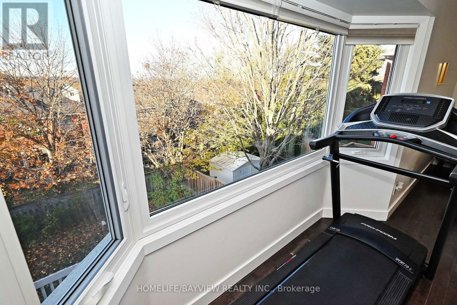 26 SANDFIELD DRIVE Image 22