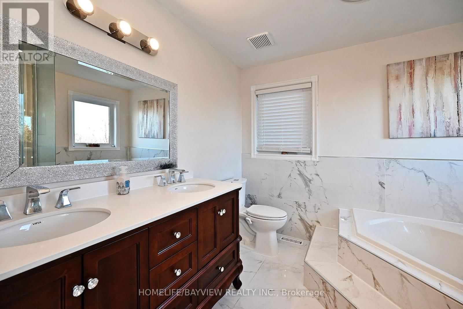 26 SANDFIELD DRIVE Image 23