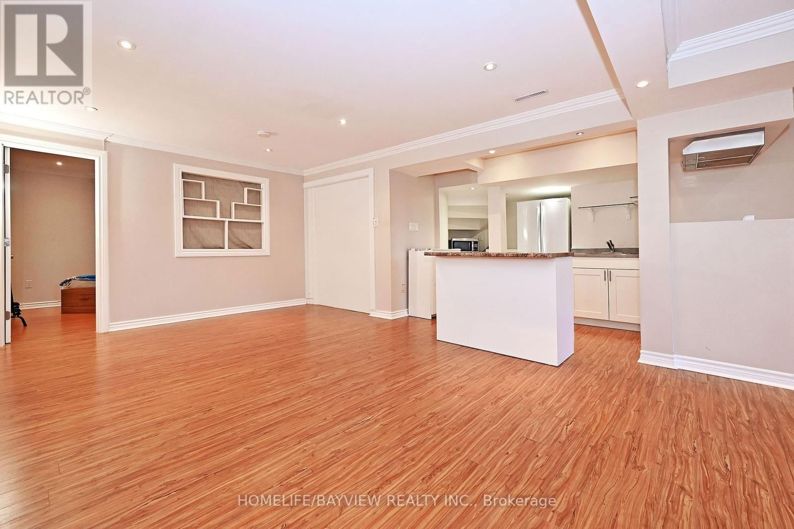 26 SANDFIELD DRIVE Image 32