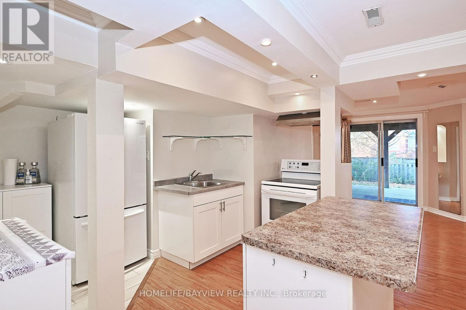26 SANDFIELD DRIVE Image 36