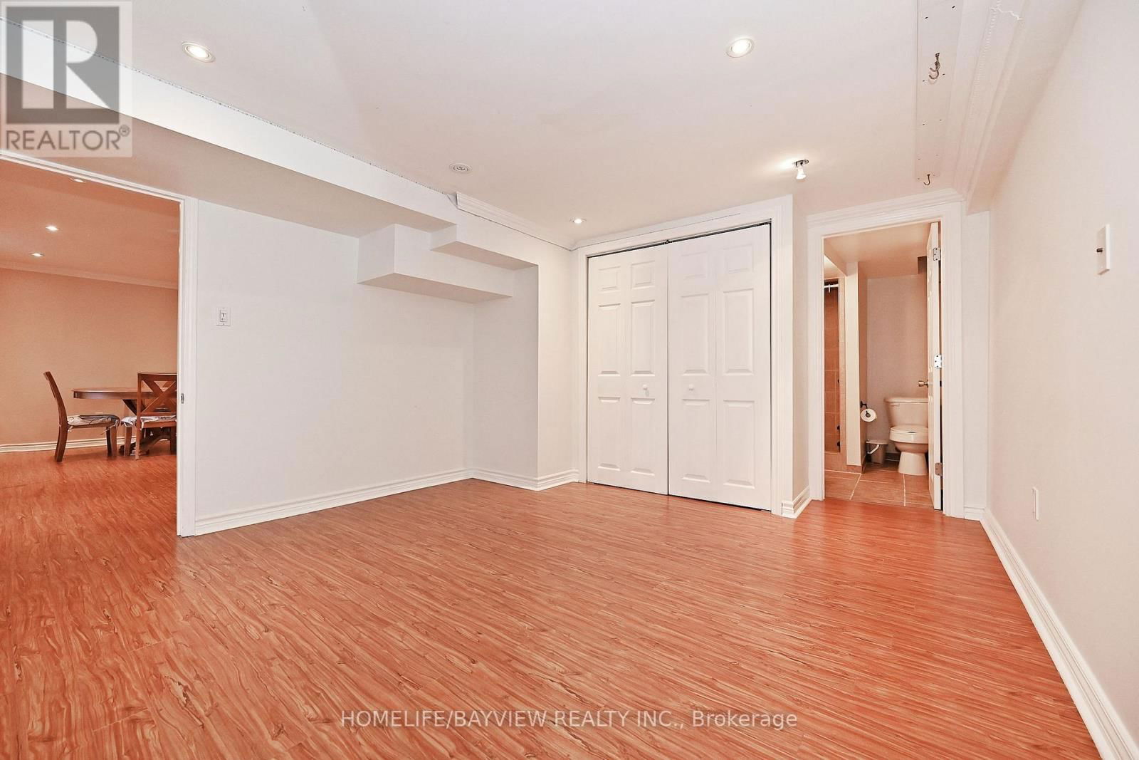 26 SANDFIELD DRIVE Image 38