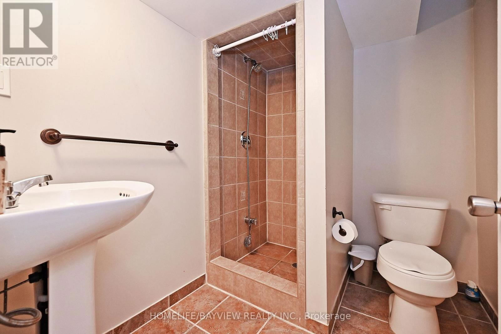 26 SANDFIELD DRIVE Image 39