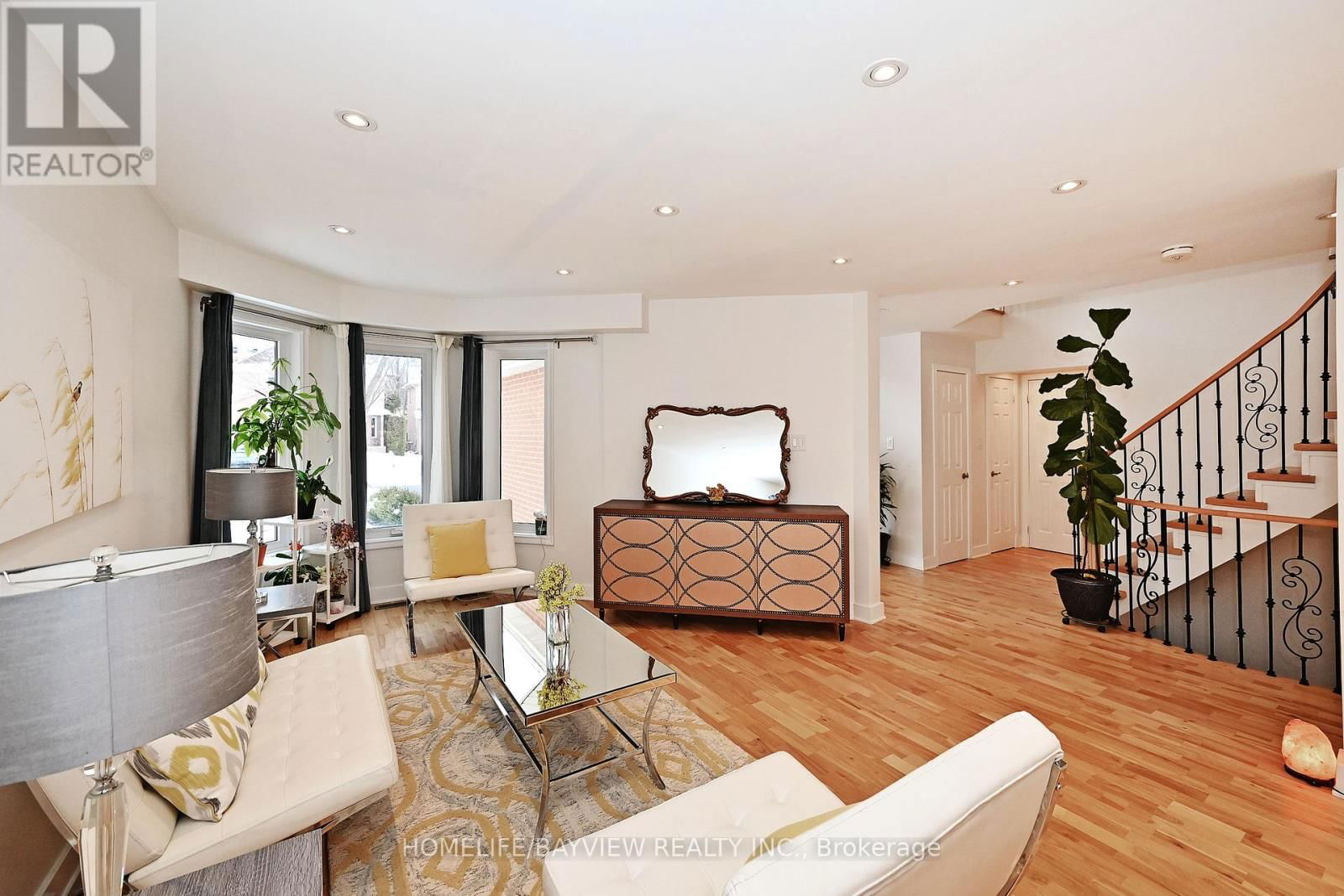 26 SANDFIELD DRIVE Image 8