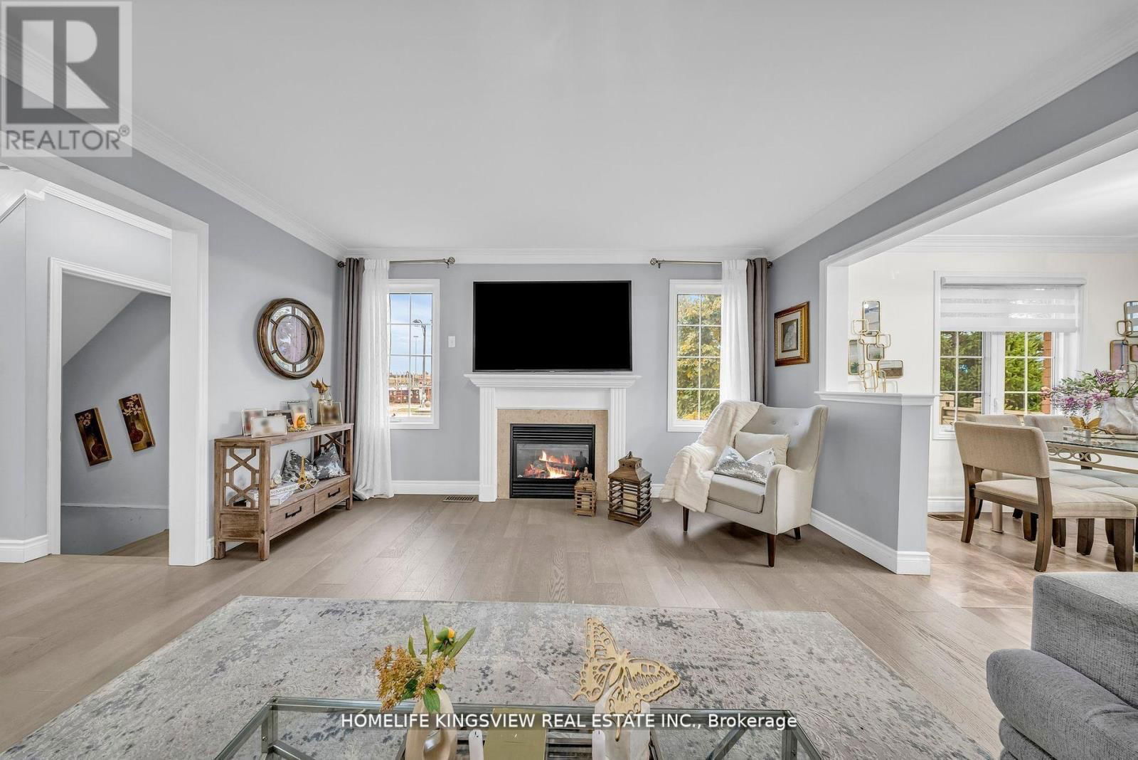 241 CANADA DRIVE Image 10