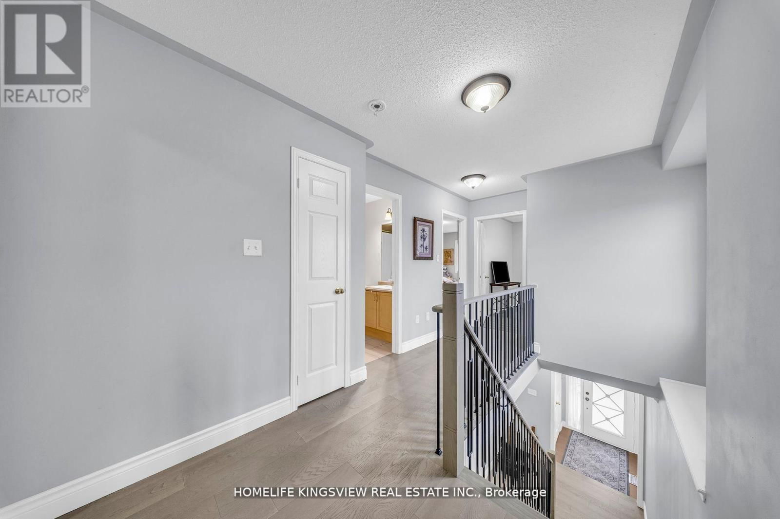 241 CANADA DRIVE Image 16