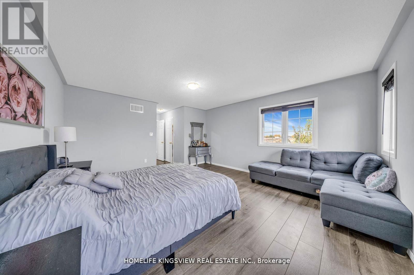 241 CANADA DRIVE Image 19