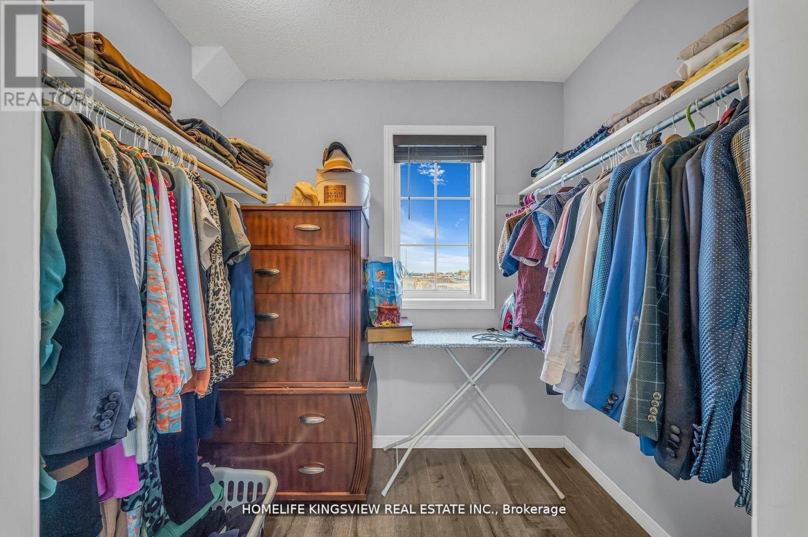 241 CANADA DRIVE Image 22