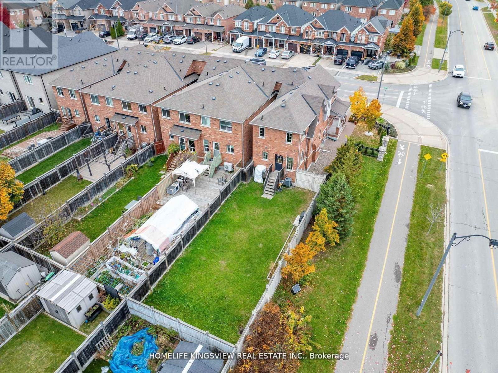 241 CANADA DRIVE Image 37