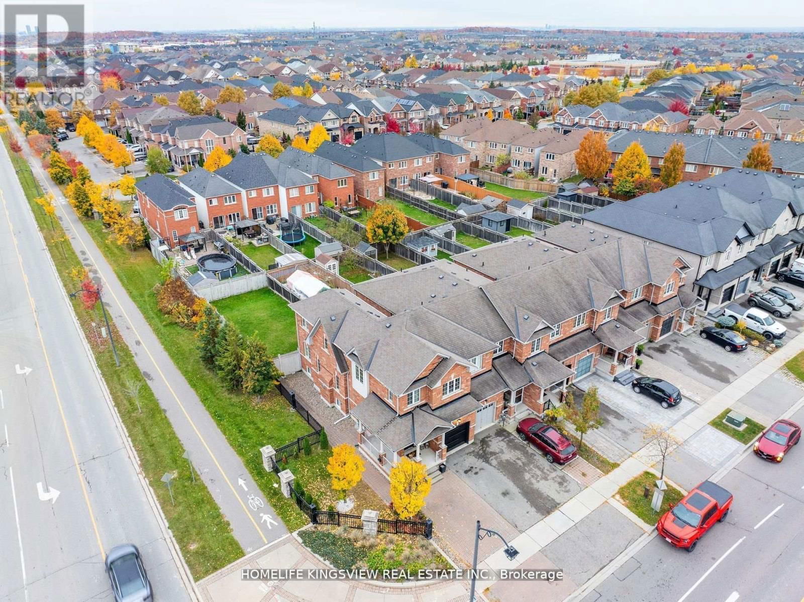 241 CANADA DRIVE Image 38