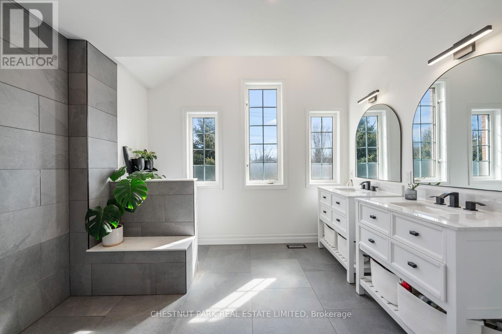 122 HERREMA BOULEVARD Image 32