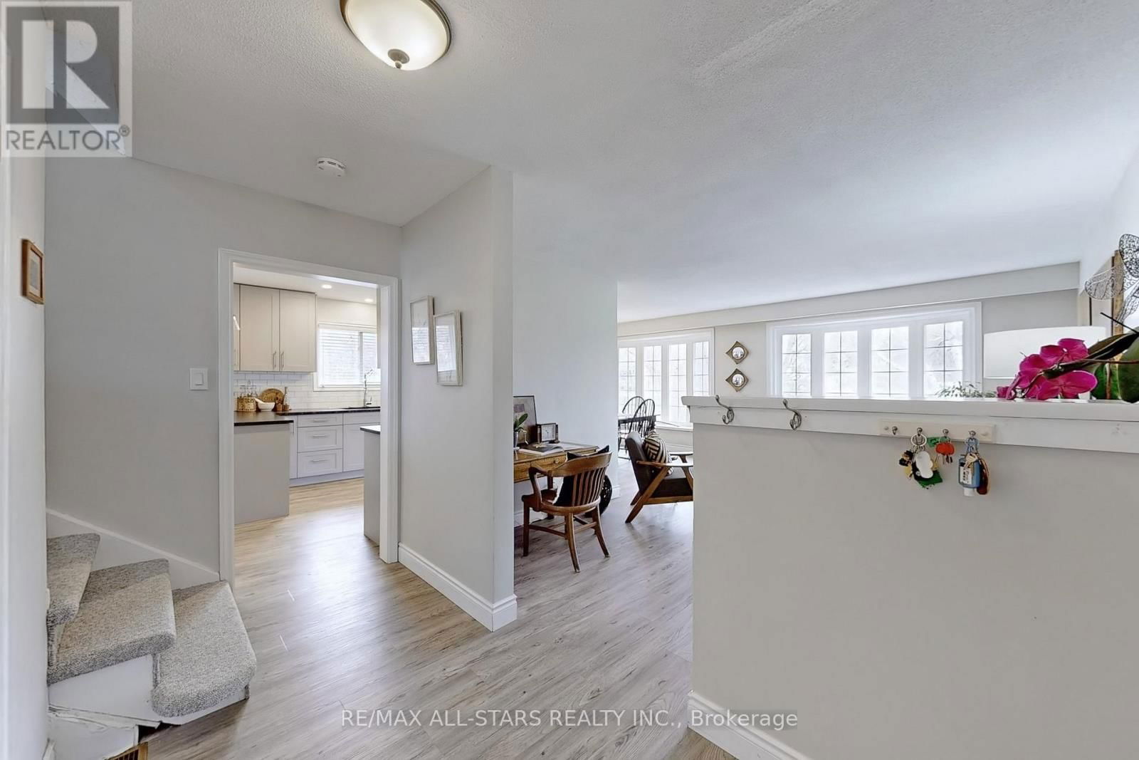 4 KIRTON COURT Image 19