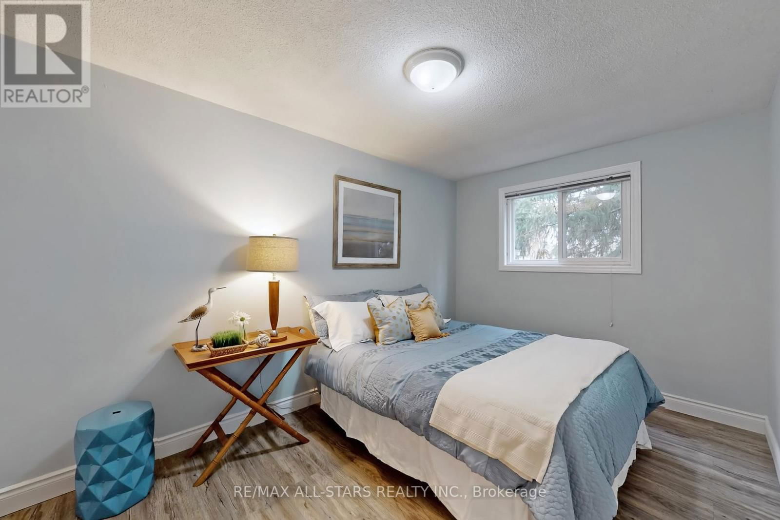 4 KIRTON COURT Image 32