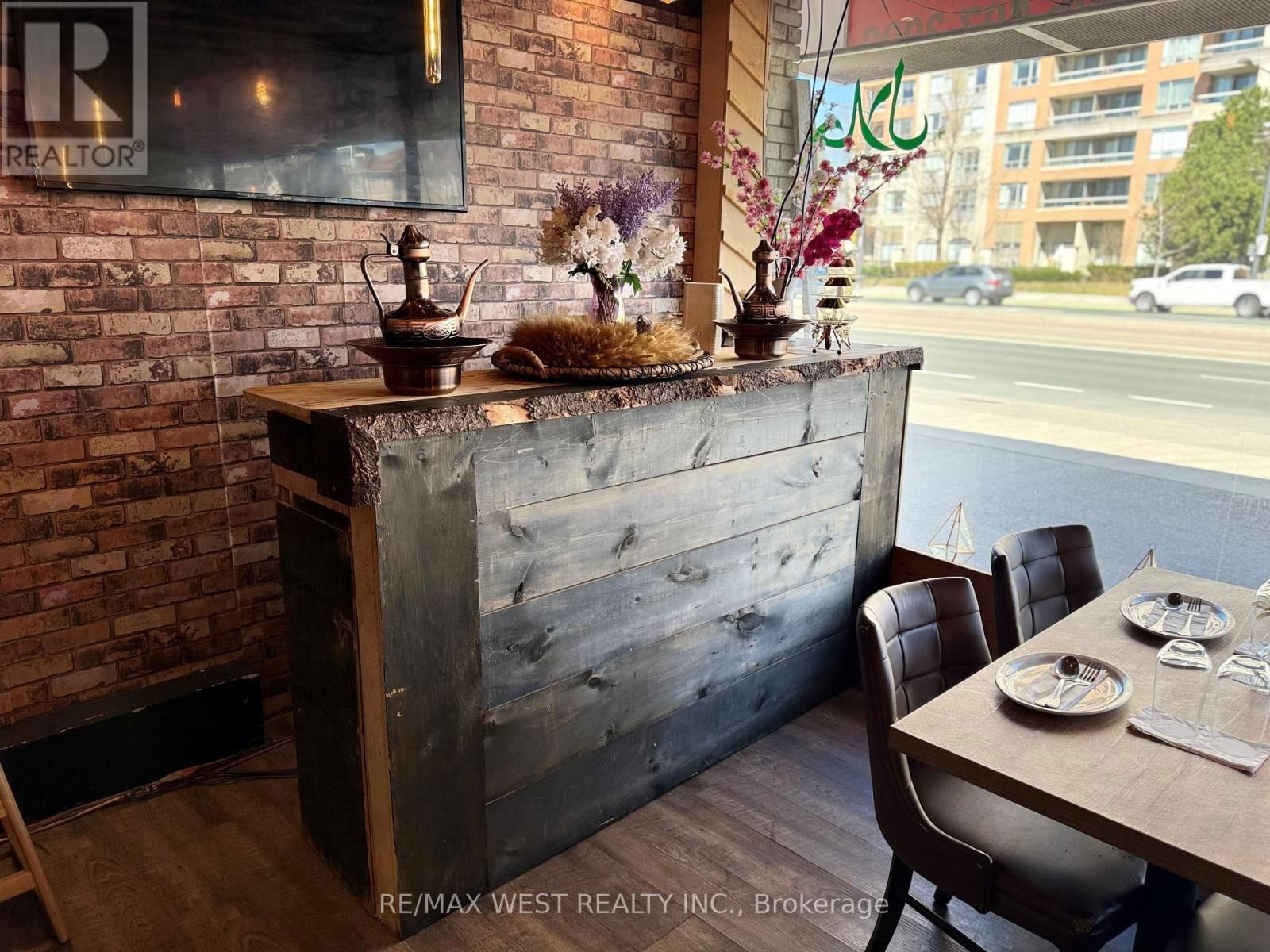 9108 YONGE STREET Image 6