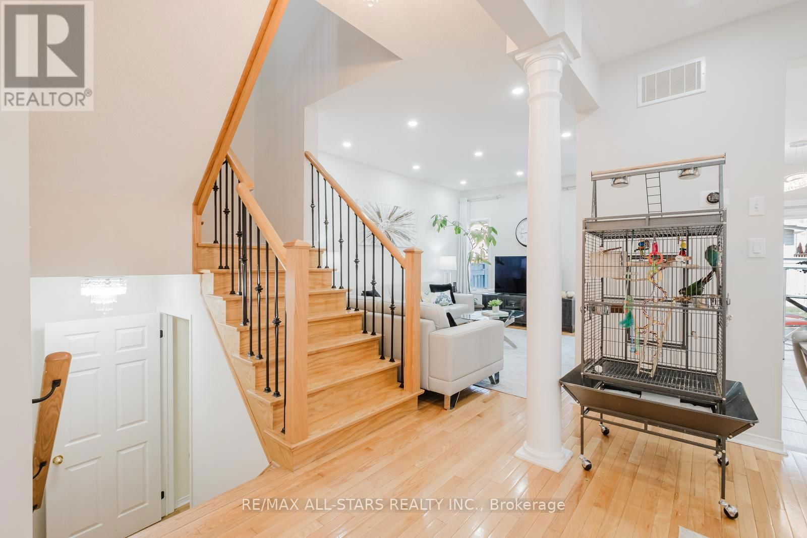 19 CORONET STREET Image 12