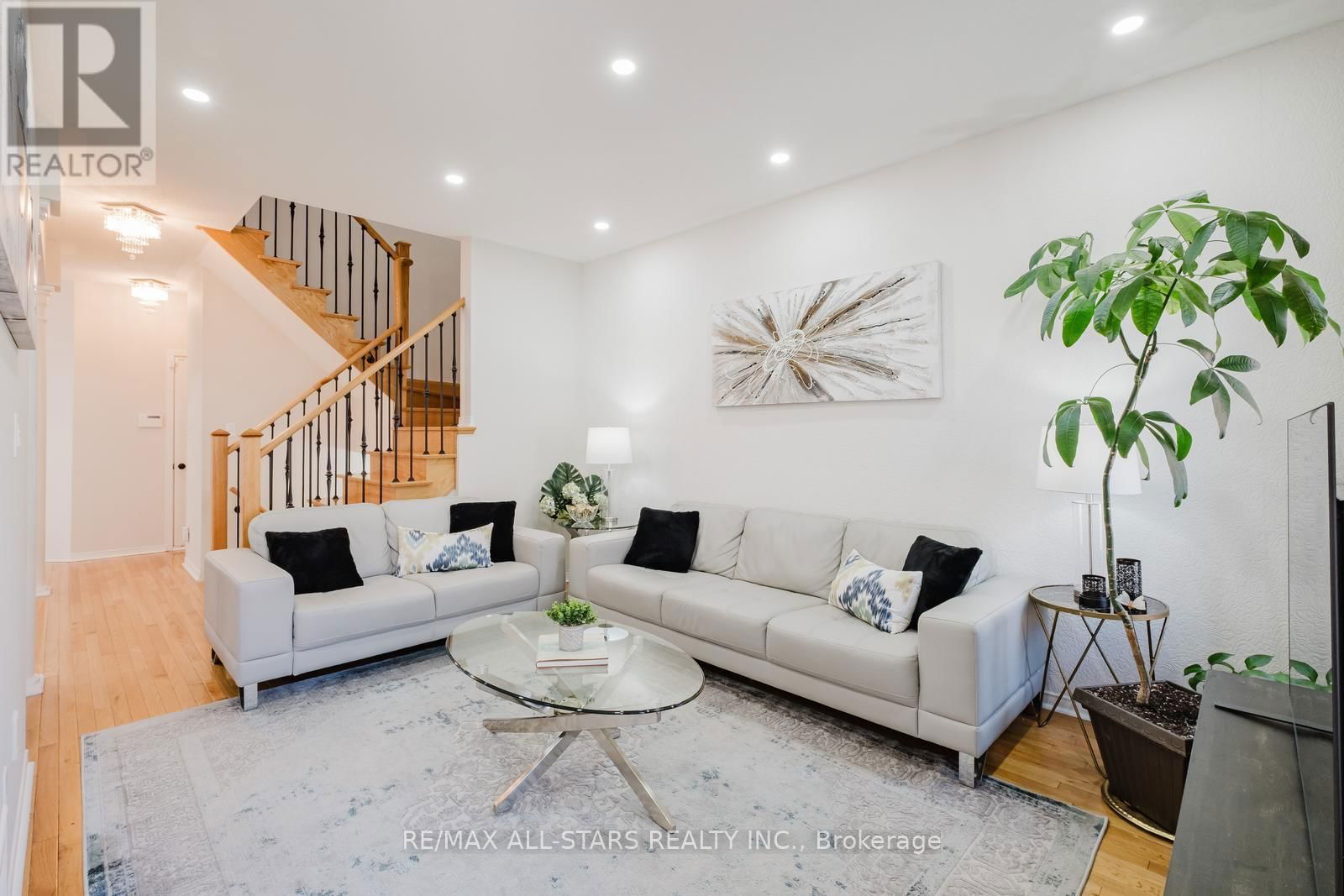 19 CORONET STREET Image 14