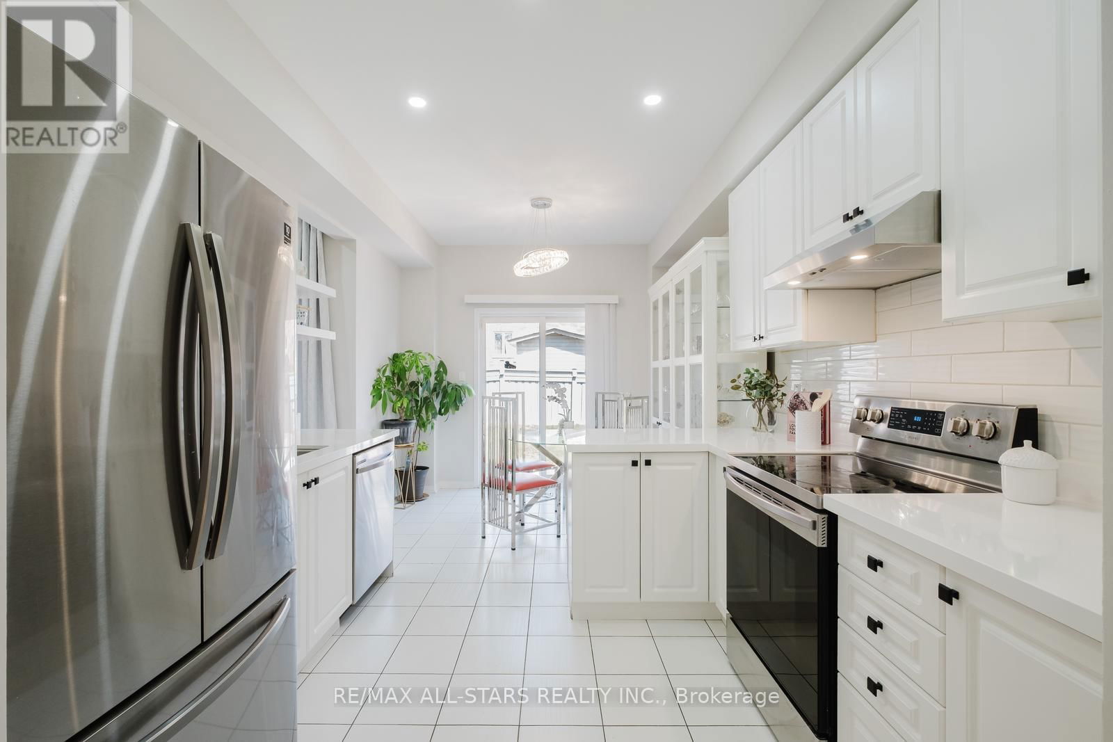 19 CORONET STREET Image 16