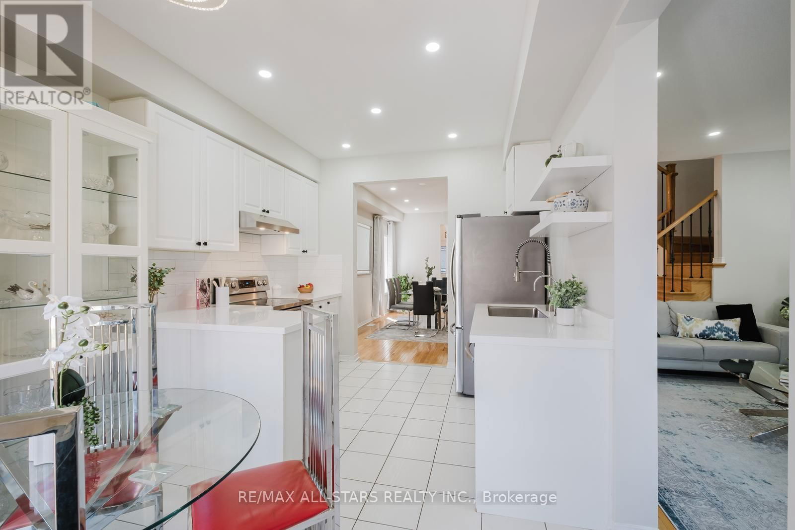19 CORONET STREET Image 19