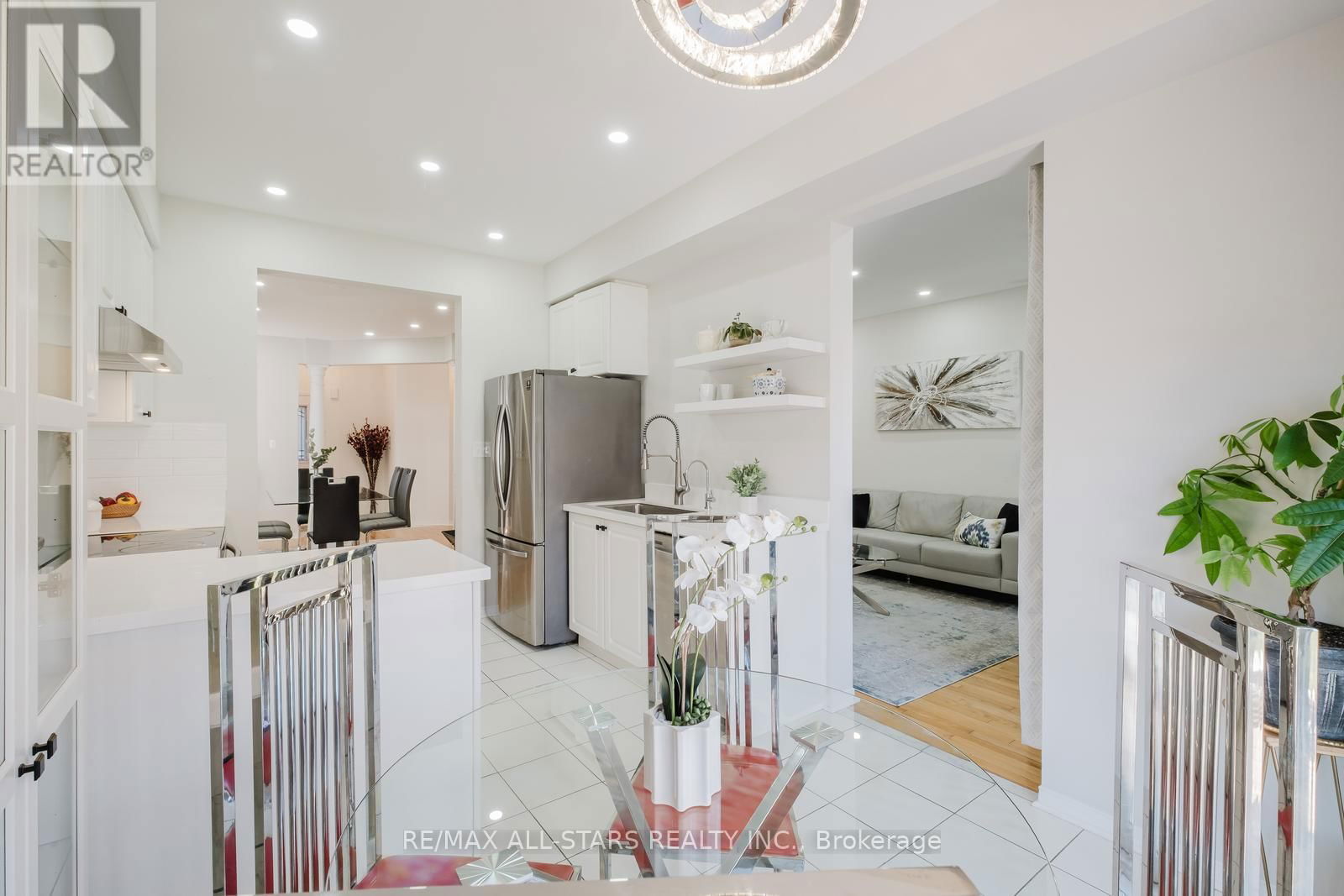 19 CORONET STREET Image 20