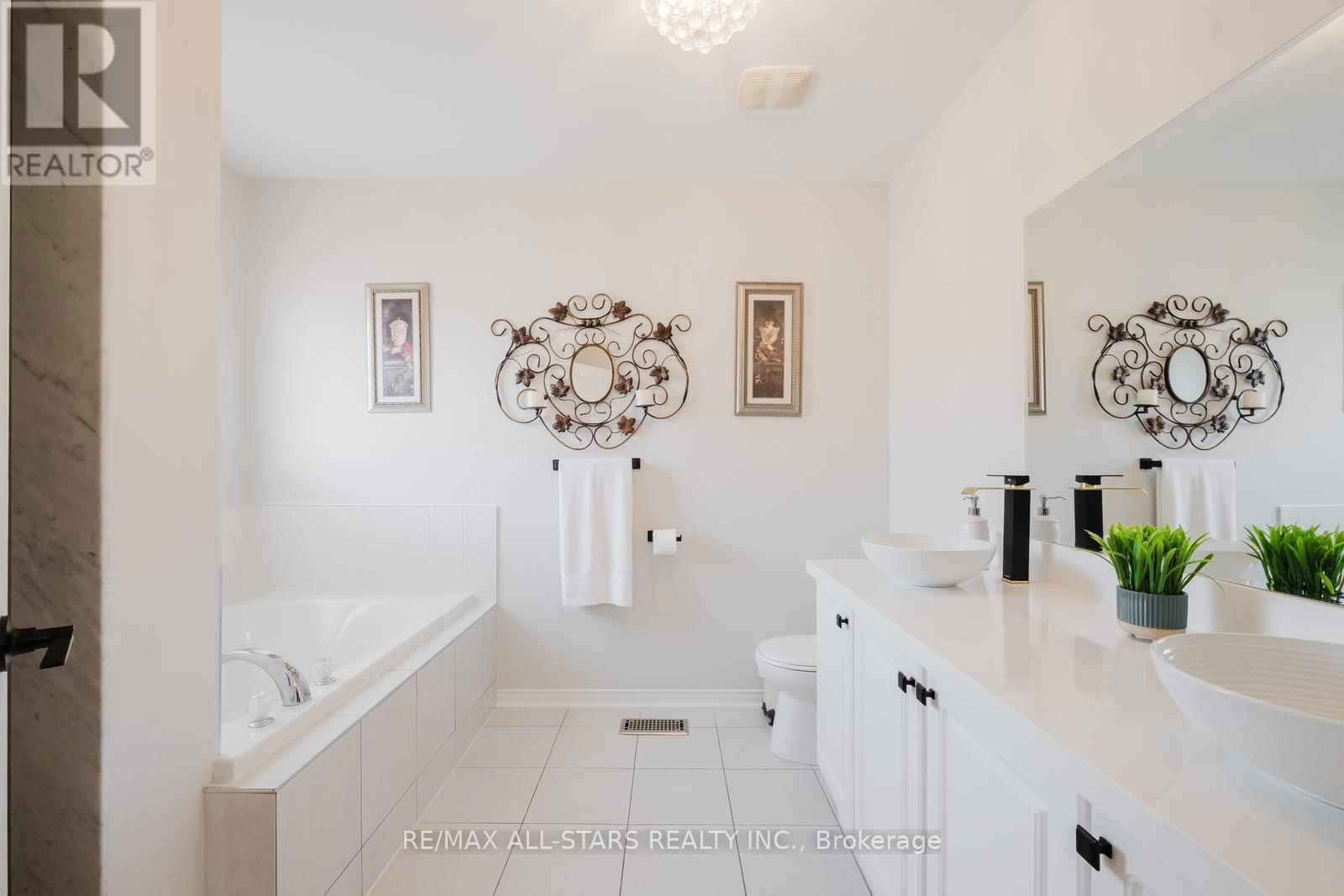 19 CORONET STREET Image 24