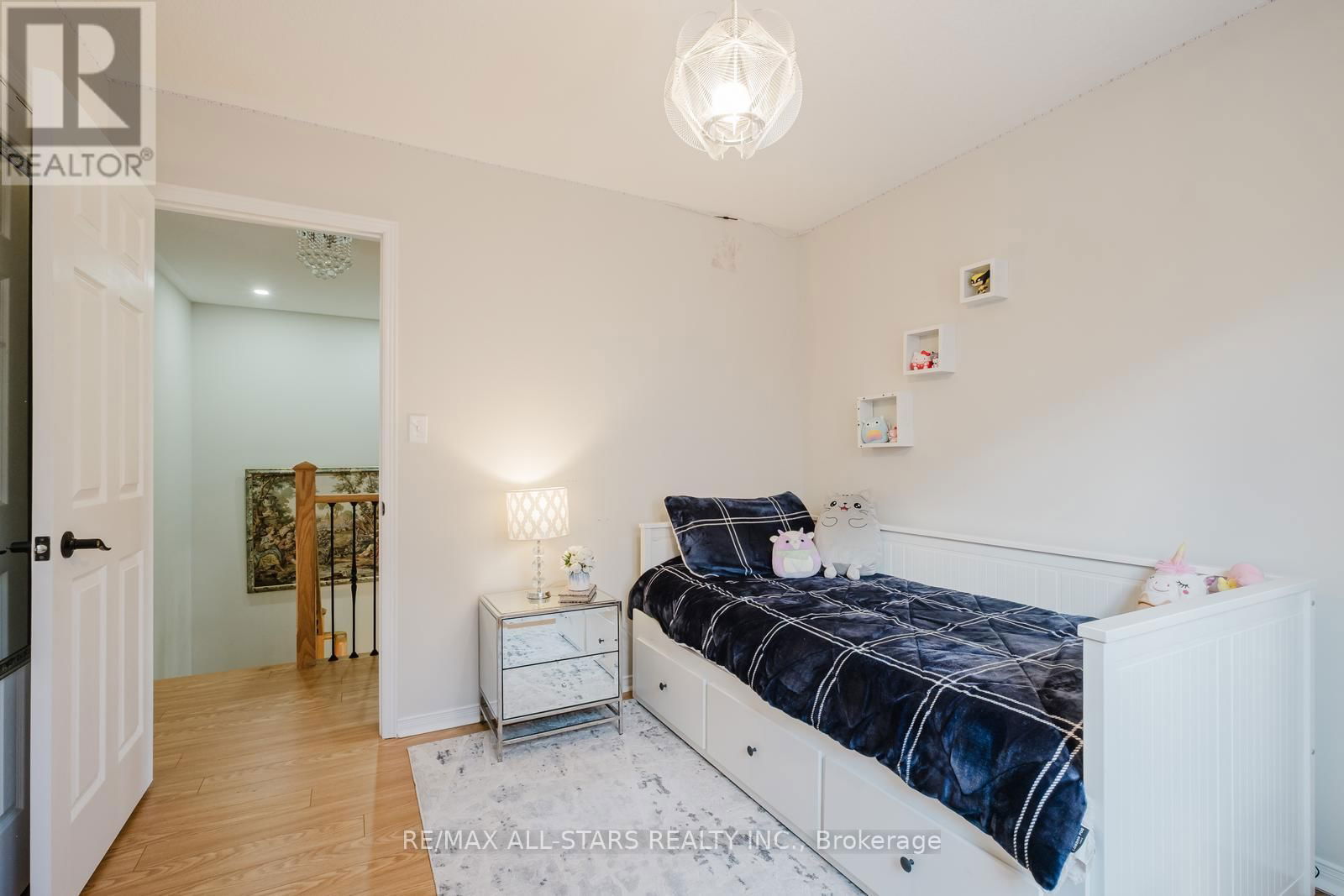 19 CORONET STREET Image 30