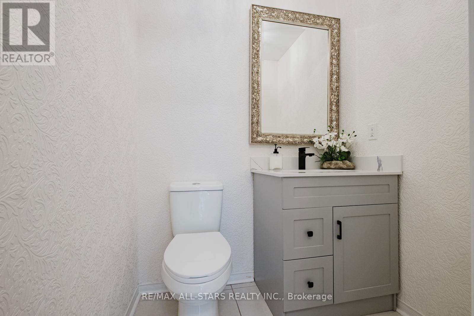 19 CORONET STREET Image 33