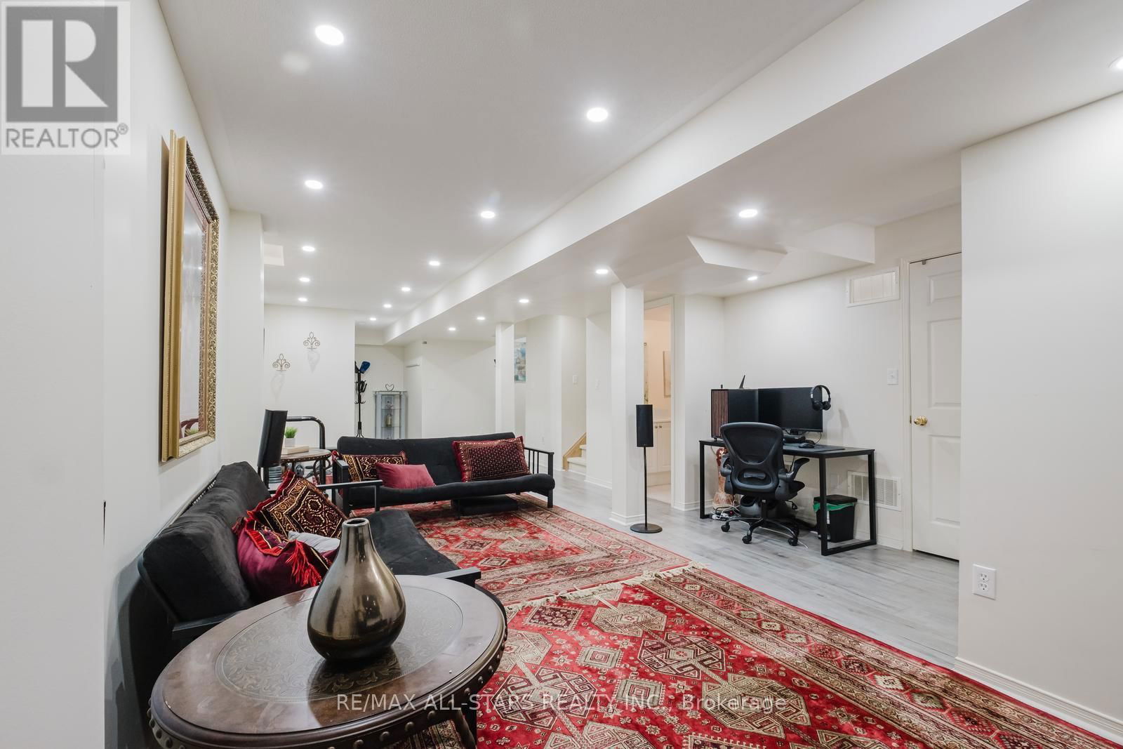 19 CORONET STREET Image 36
