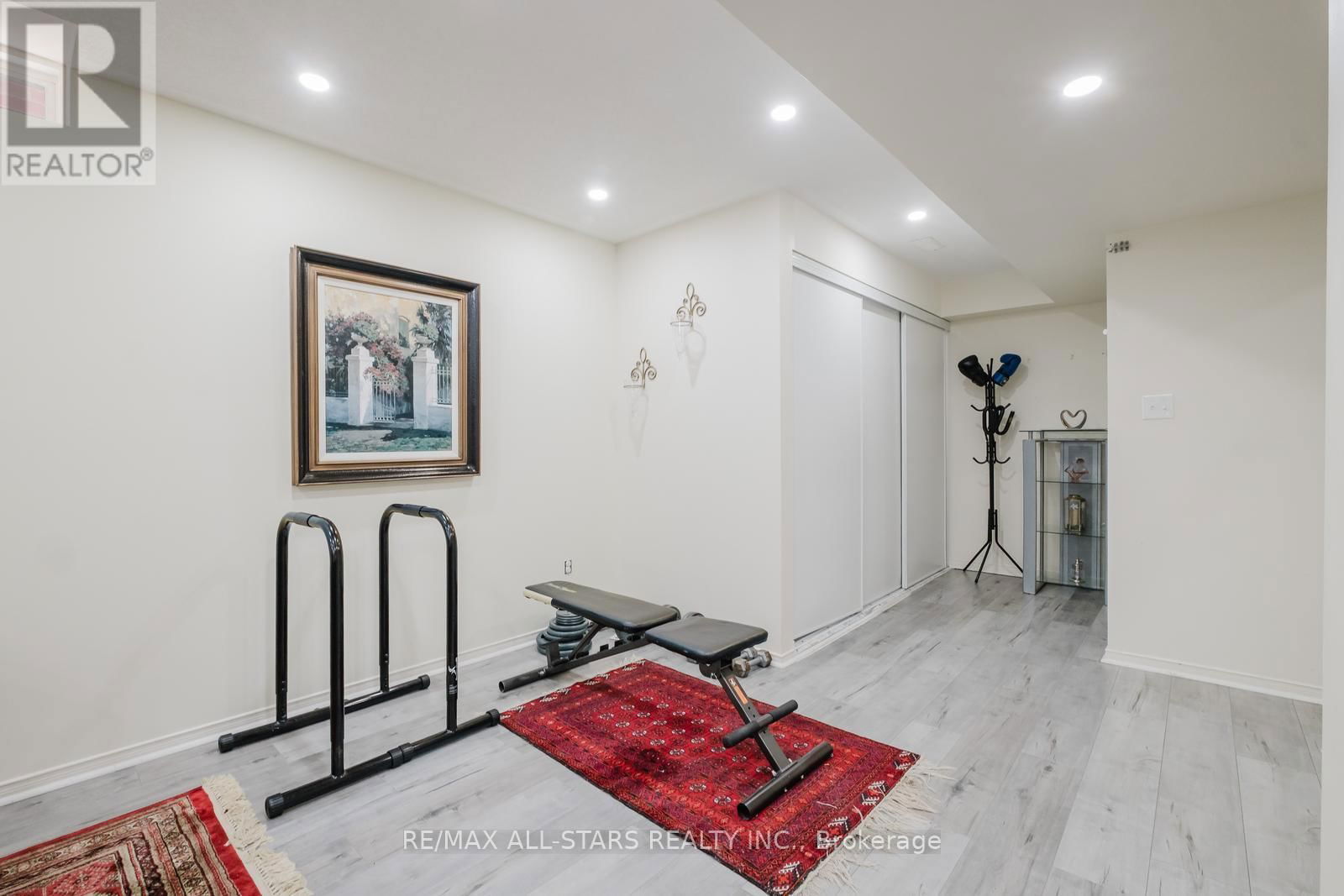 19 CORONET STREET Image 39