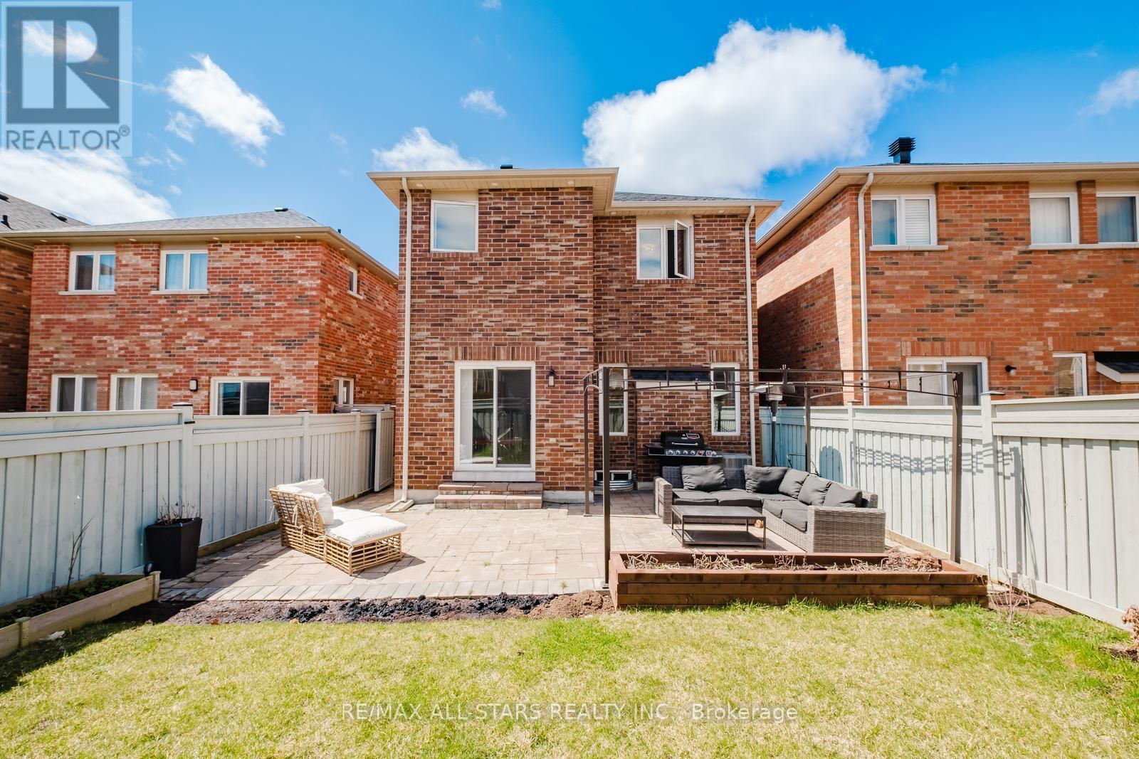 19 CORONET STREET Image 44