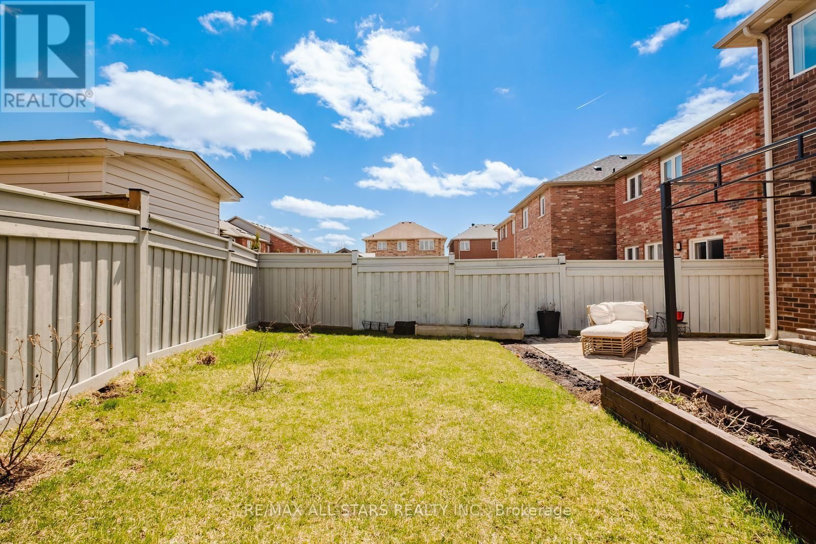 19 CORONET STREET Image 45