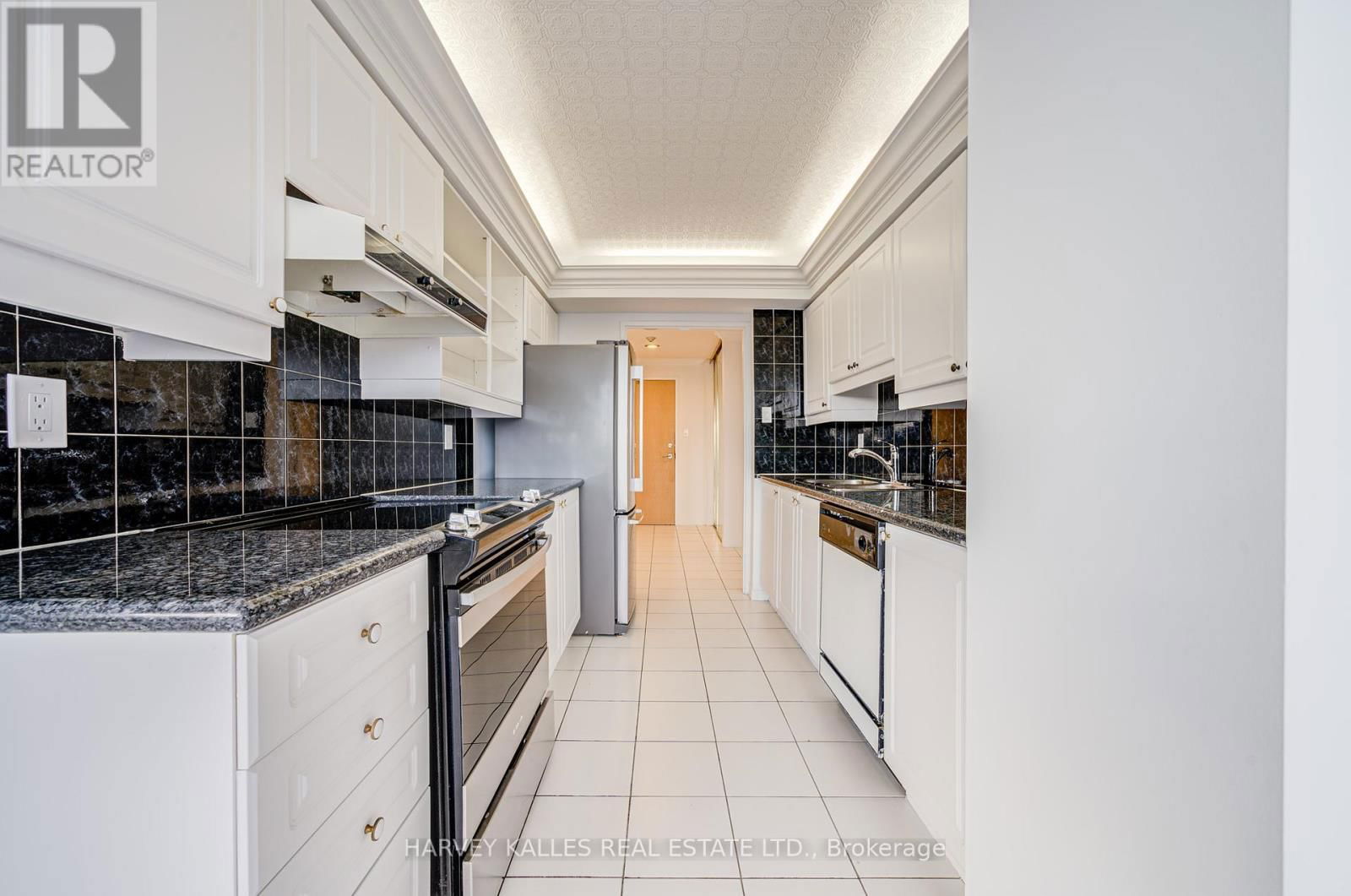 1204 - 11 TOWNSGATE DRIVE Image 18