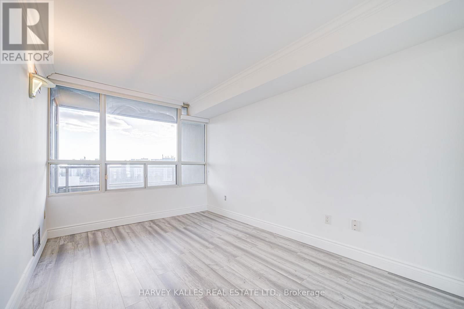 1204 - 11 TOWNSGATE DRIVE Image 35