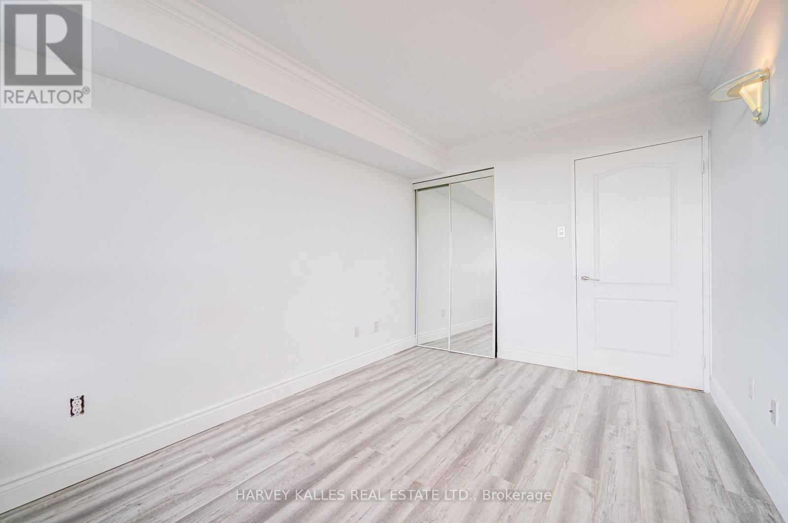 1204 - 11 TOWNSGATE DRIVE Image 36