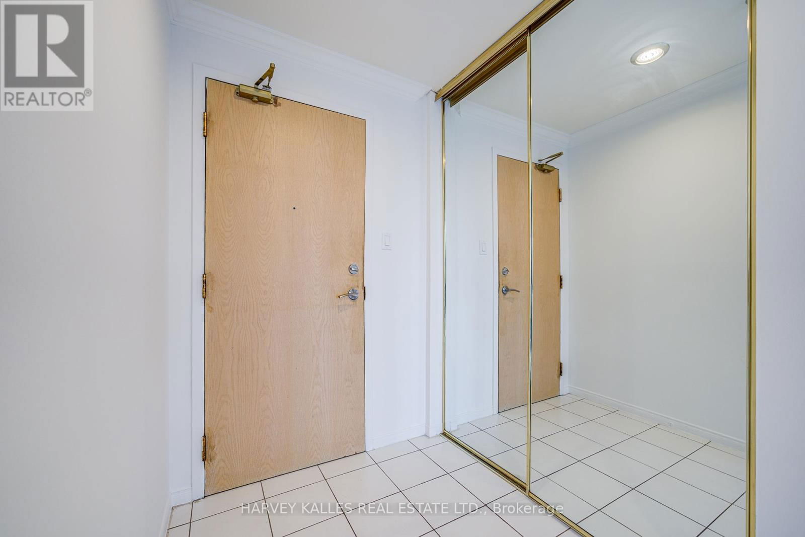 1204 - 11 TOWNSGATE DRIVE Image 6