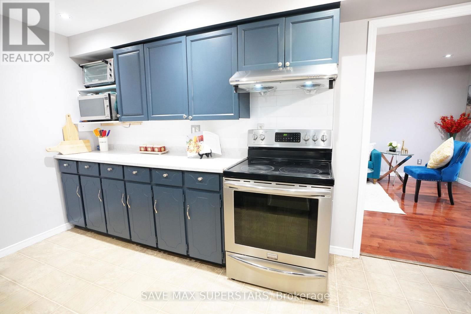 2023 SWAN STREET Image 15